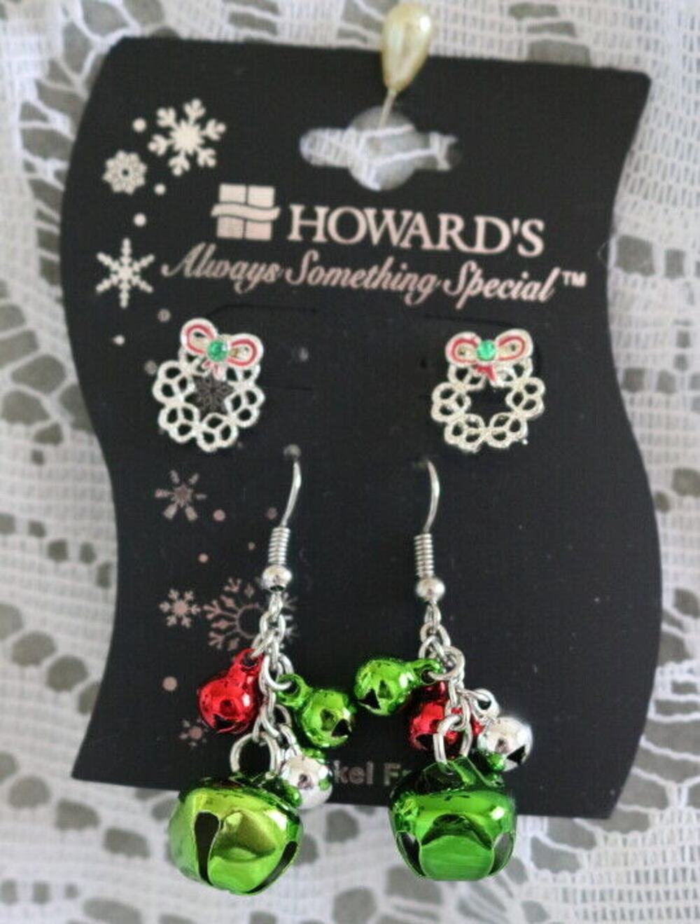 New Green Jingle Bell Pierced Dangle Earrings Christmas Wreath Post Earrings Set